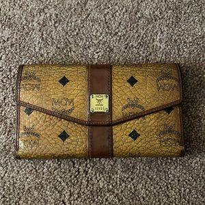 MCM vintage wallet 63623